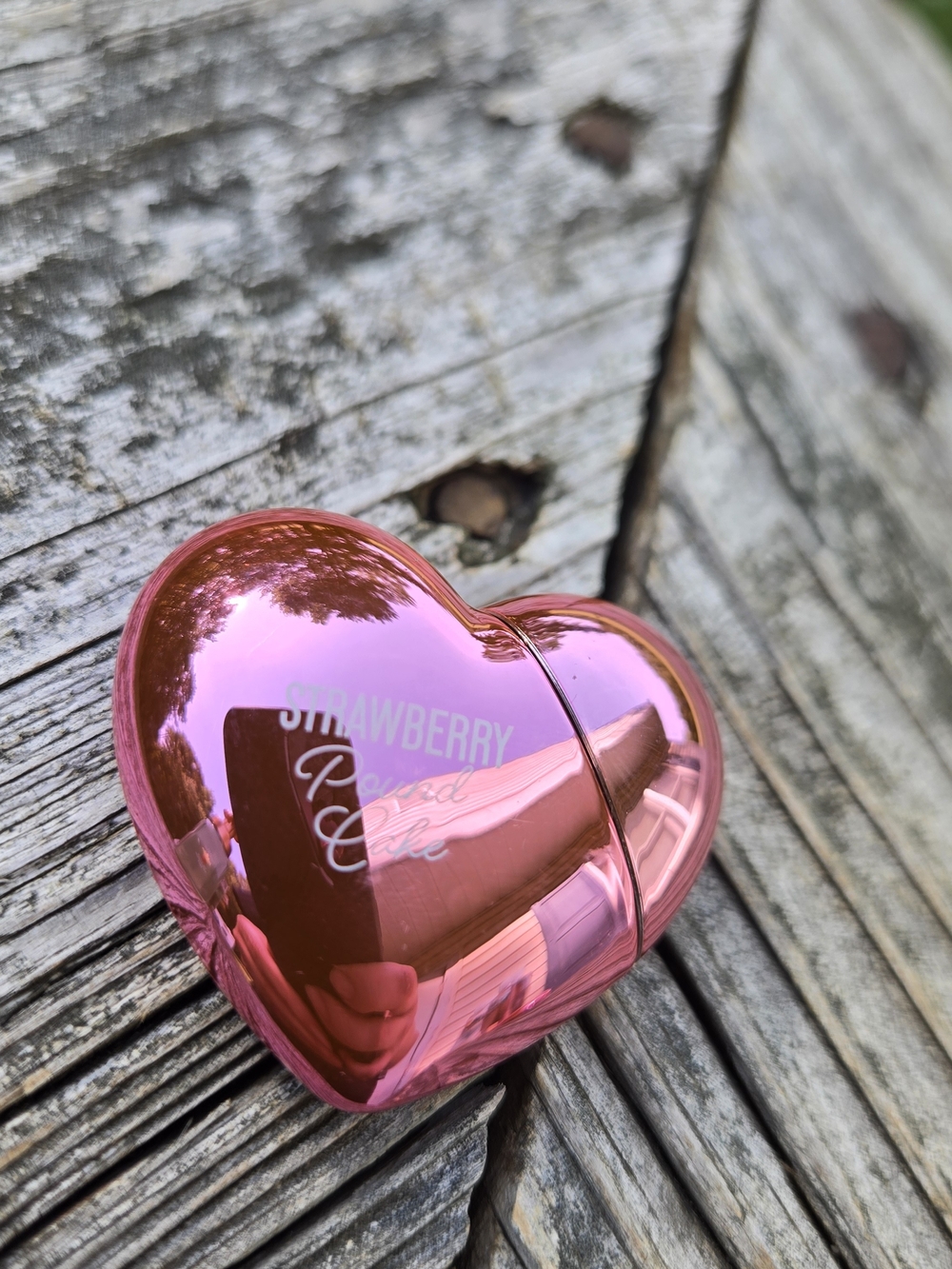 Strawberry Pound Cake Heart Lip Oil - Pink Metallic